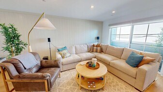 543 Orange Ave in Coronado, CA - Building Photo