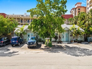 3208 NE 7th St in Pompano Beach, FL - Building Photo - Building Photo