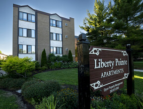 Liberty Pointe Apartments in Kenosha, WI - Foto de edificio - Building Photo