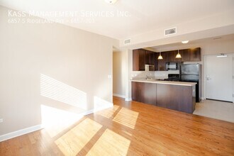 6857 S Ridgeland Ave in Chicago, IL - Foto de edificio - Building Photo