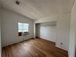 2381 E Butler Ave in Kingman, AZ - Building Photo - Building Photo