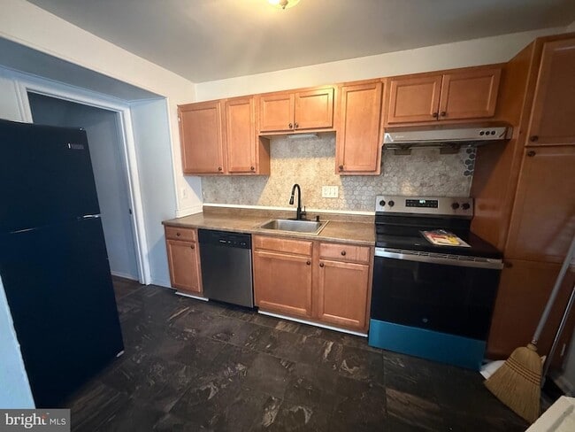 21 Monhegan Ct in Carney, MD - Building Photo - Building Photo