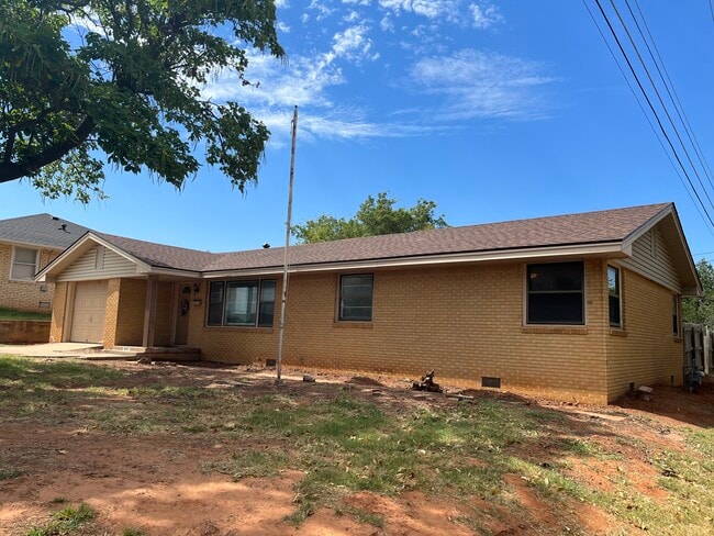 property at 607 E Oklahoma Ave