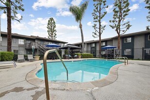 Loma Vista Apartments in San Bernardino, CA - Building Photo