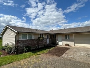 28373 S Cramer Rd in Molalla, OR - Building Photo - Building Photo