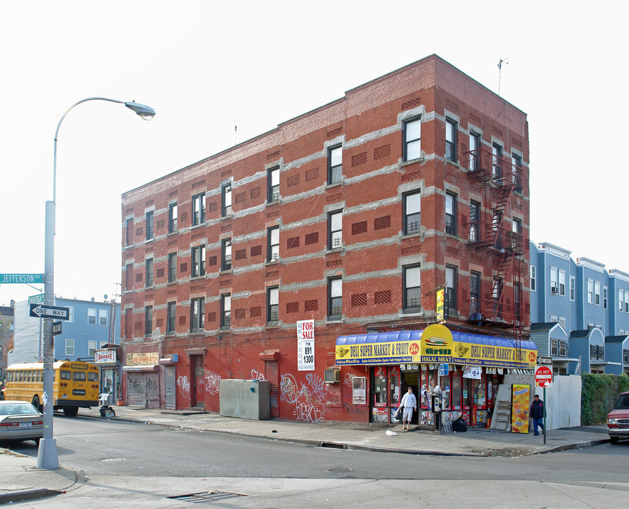 992 Jefferson Ave in Brooklyn, NY - Building Photo