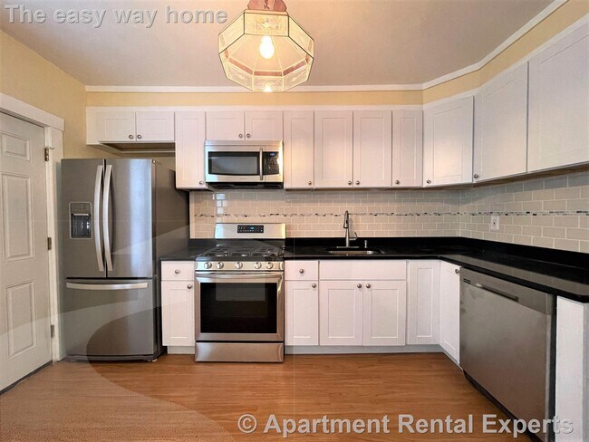 15 Laurel St in Somerville, MA - Building Photo - Building Photo