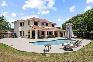 4671 SW 155th Pl in Miami, FL - Building Photo