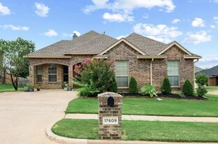 17609 Sunburst Ct in Edmond, OK - Building Photo
