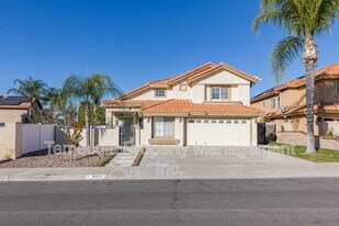 30450 Summerside St in Murrieta, CA - Building Photo