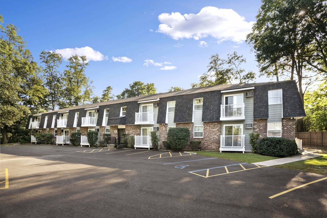 Brookview Court Apartments in Rotterdam, NY - Building Photo