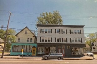 868 Broadway, Unit A in South Portland, ME - Building Photo