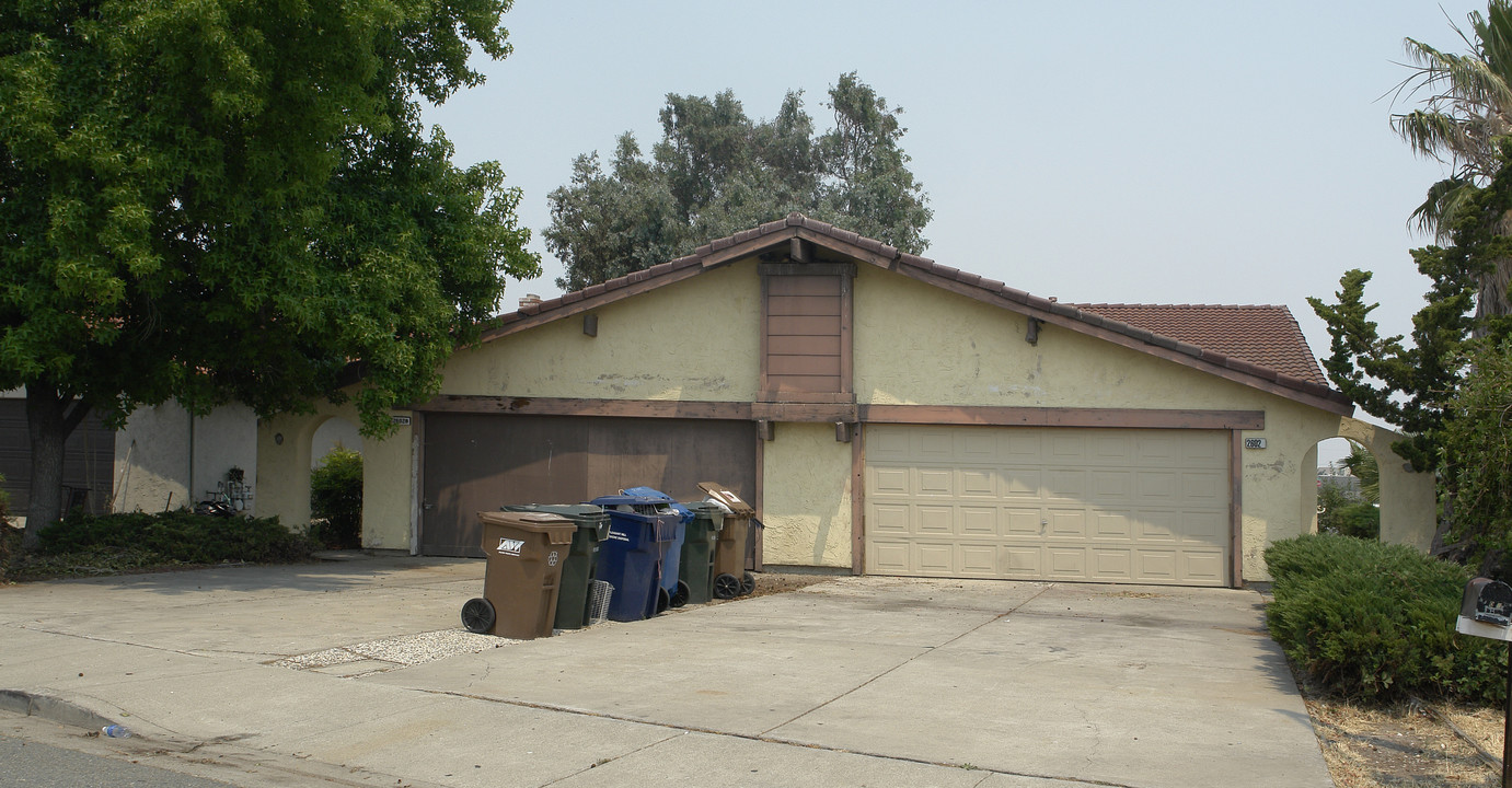 2602 Cathy Way in Antioch, CA - Foto de edificio