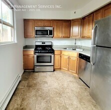 2005 W Touhy Ave in Chicago, IL - Building Photo - Building Photo