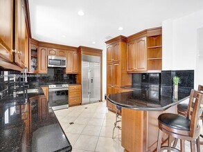 5343 NW 111th Ct in Doral, FL - Building Photo - Building Photo