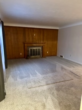 322 S Wood St in Fremont, OH - Foto de edificio - Building Photo