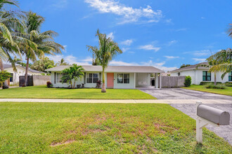 538 Ibis Dr in Delray Beach, FL - Building Photo - Building Photo