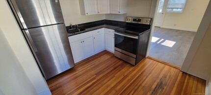 155 Greenwood Ave in Bethel, CT - Building Photo - Building Photo