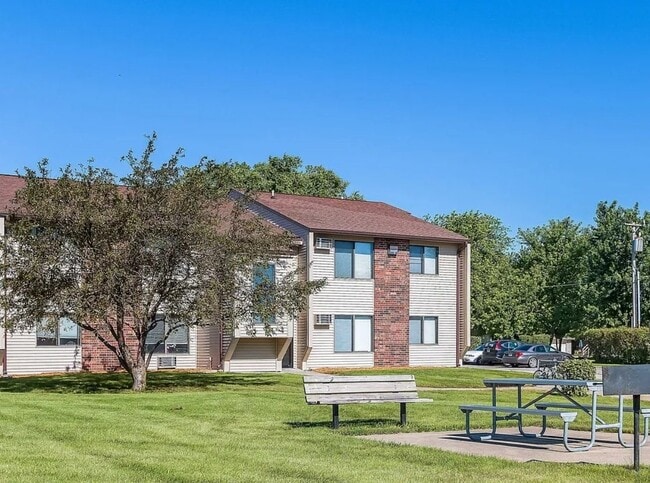 property at 505 E 4th St