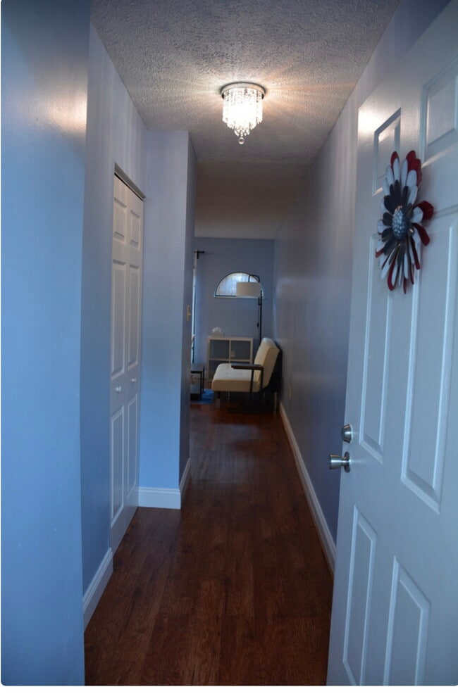 property at 3267 Niagara Sq