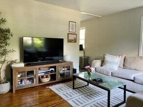 110 Templeton St in Cary, NC - Building Photo - Building Photo