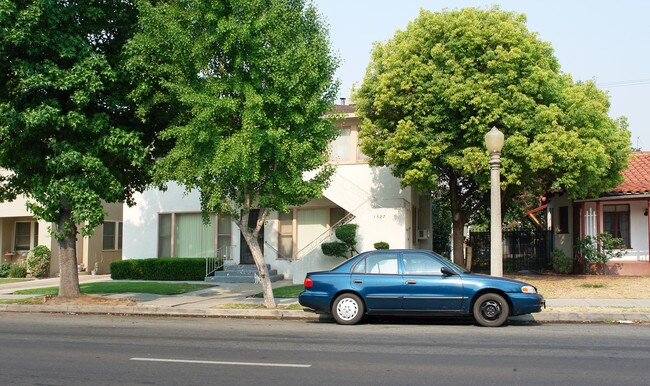 1527 N Van Ness Ave in Fresno, CA - Foto de edificio - Building Photo