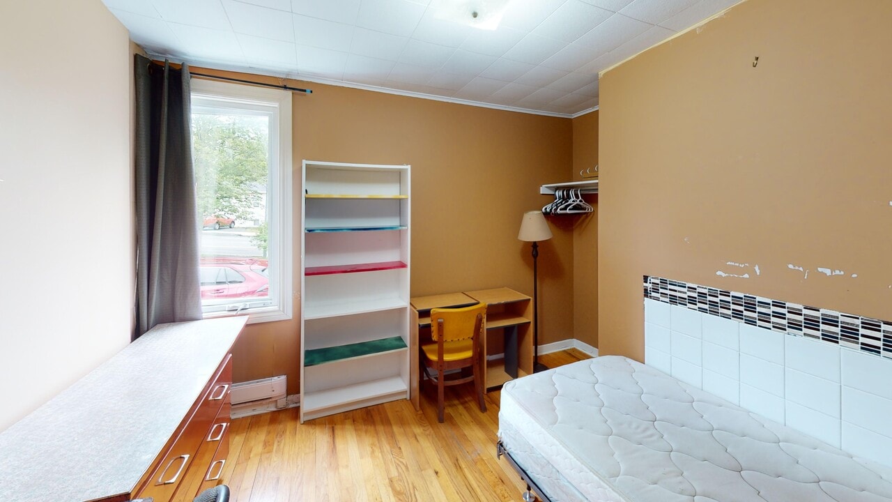 131 Bonaventure Ave in St John's, NL - Building Photo
