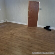 63 Selkirk Rd, Unit 1 in Boston, MA - Building Photo - Building Photo