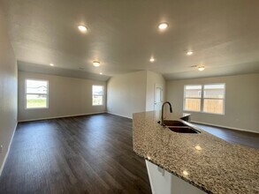 1620 Eveningshade Ln in Centerton, AR - Foto de edificio - Building Photo