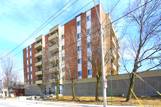 Princess Apartments in Kitchener, ON - Building Photo - Building Photo