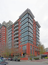 Sidney Manor in Vancouver, BC - Building Photo - Building Photo