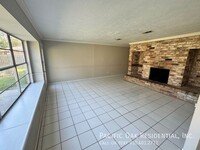 4523 Fitzwater Dr in Spring, TX - Foto de edificio - Building Photo