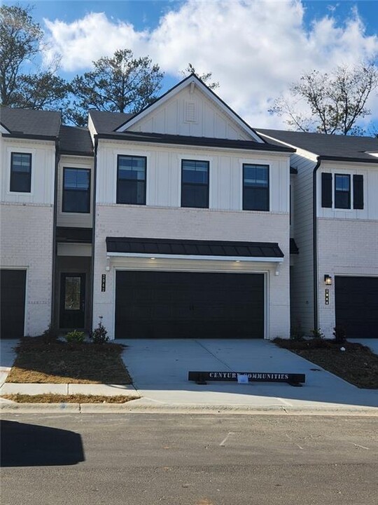 2042 Underwood Dr in Lawrenceville, GA - Foto de edificio