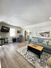 8 Priscilla Ave in Wareham, MA - Building Photo - Building Photo