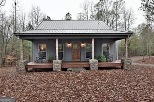 2323 Pleasant Valley Rd in Woodland, GA - Building Photo