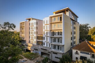 829 Yale St in Houston, TX - Building Photo - Building Photo