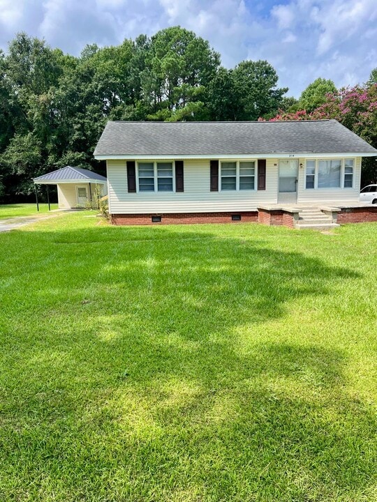 204 Rand Rd in Goldsboro, NC - Building Photo