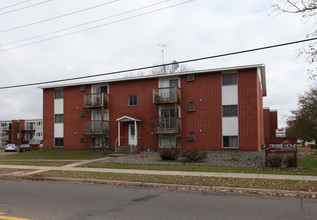 Prairie Home Apartments in St. Cloud, MN - Building Photo - Building Photo