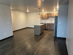 800 Treeline Rd in Kalispell, MT - Building Photo - Building Photo