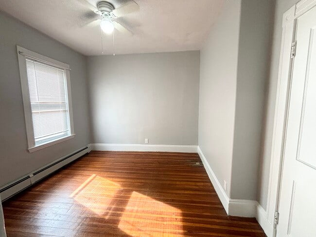 14 Belknap St in Somerville, MA - Building Photo - Building Photo