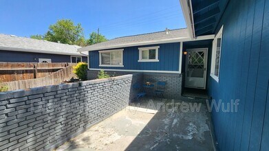 700 Akard Dr in Reno, NV - Building Photo - Building Photo