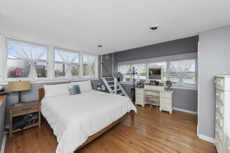 2050 N Bissell St, Unit 2 in Chicago, IL - Building Photo - Building Photo