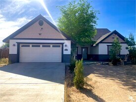 20673 Medio St in California City, CA - Building Photo