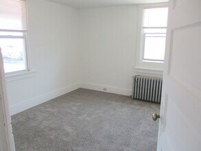 799 Kerr St, Unit 2nd Fl. Rear in Ambridge, PA - Building Photo - Building Photo