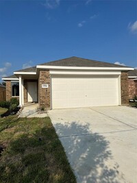 1554 San Sebastien Dr in Conroe, TX - Foto de edificio - Building Photo