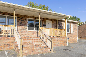 408 E 6th Ave in Gastonia, NC - Building Photo - Building Photo