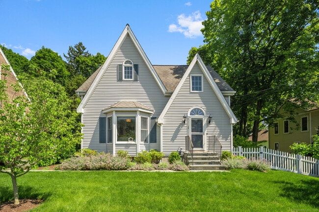 12 Bailey Ave