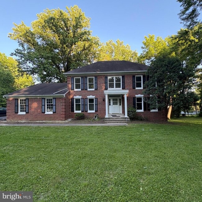 3502 Holly Rd