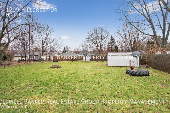 1209 Hillcrest Dr in Kaukauna, WI - Building Photo - Building Photo