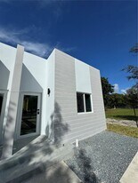 135 NW 60th St in Miami, FL - Building Photo